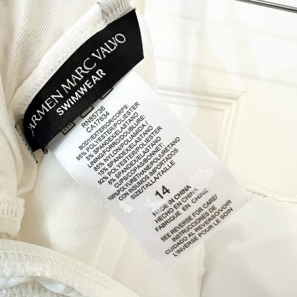 Carmen Marc Valvo Women's Crochet One-Piece Swimsuit White Size 14 NWOT - Picture 8 of 9